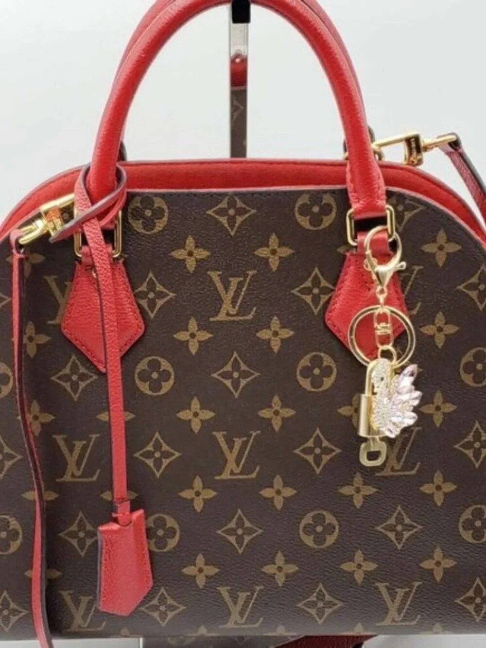 Authentic Louis Vuitton Gold Lock 🔒 Keychain Bag Unbranded Swan Charm LV